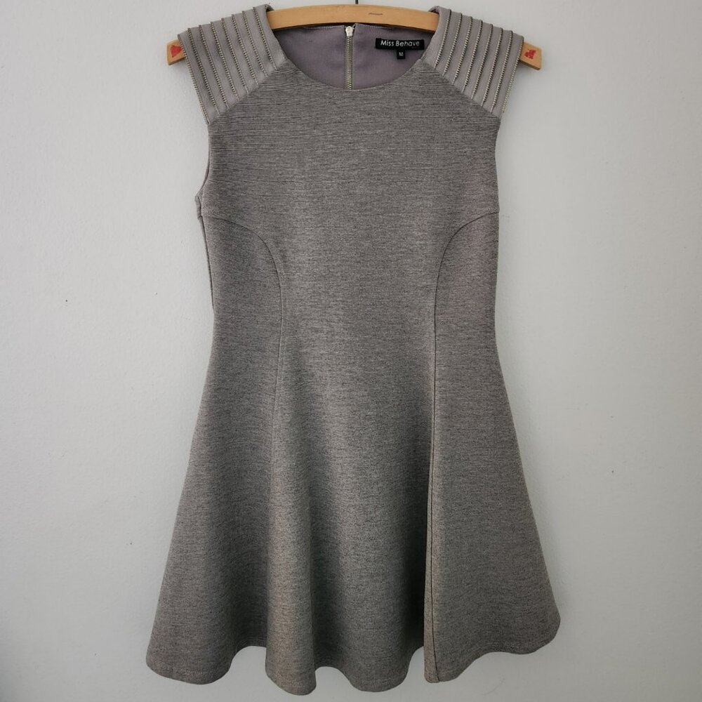 medium MISS BEHAVE girls M gray fit & flare dress Zipper sleeve detailing
